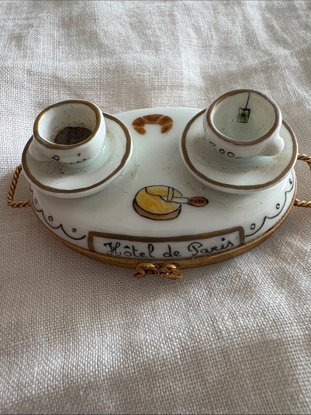 Mint and rare Limoge trinket box - Hotel de Paris